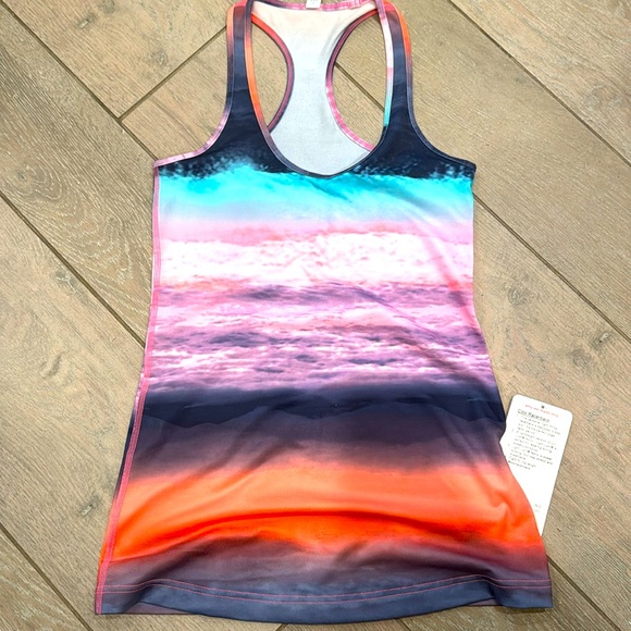 Lululemon, cool racer back size 6 - Picture 1 of 1